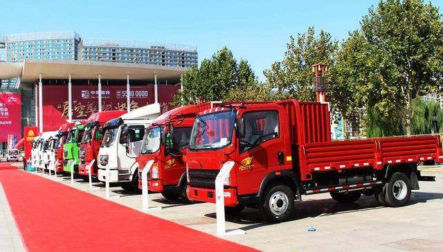 濟南卡車展,還有沒有看頭?(圖2) 濟南卡車展,還有沒有看頭?(圖2)