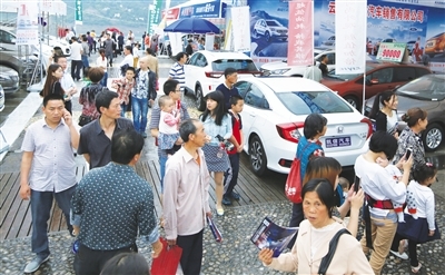 看2016云陽春季大型房車展會精彩(圖1) 看2016云陽春季大型房車展會精彩(圖1)