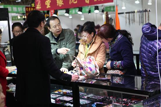 第六屆山東文博會 珠寶玉石展區有亮點(圖1) 第六屆山東文博會 珠寶玉石展區有亮點(圖1)