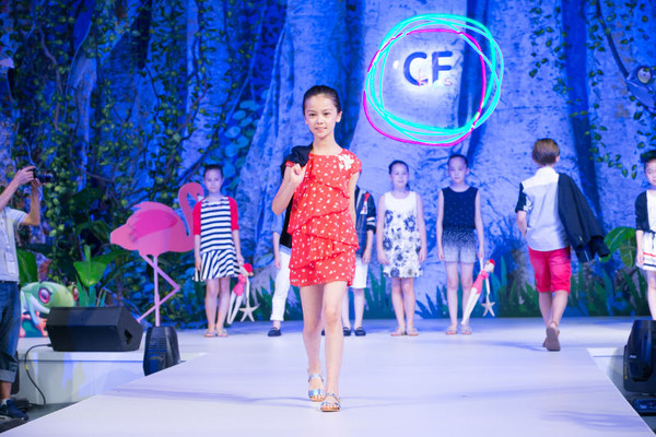 西班牙兒童時(shí)尚秀 驚艷CBME孕嬰童展(圖6) 西班牙兒童時(shí)尚秀 驚艷CBME孕嬰童展