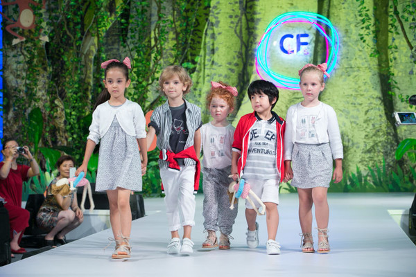 西班牙兒童時(shí)尚秀 驚艷CBME孕嬰童展(圖7) 西班牙兒童時(shí)尚秀 驚艷CBME孕嬰童展