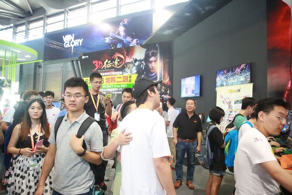 王思聰現身CJ巨人展臺 2億美金研發費(圖2) 王思聰現身CJ巨人展臺 2億美金研發費(圖2)