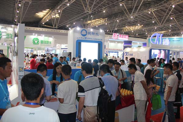 德生防水亮相第十四屆中國國際屋面和建筑防水技術(shù)展(圖1) 德生防水亮相第十四屆中國國際屋面和建筑防水技術(shù)展(圖1)