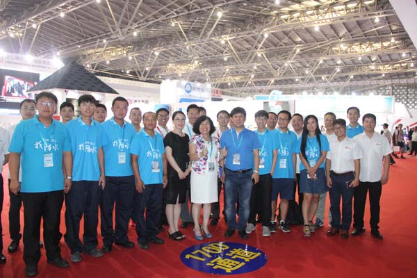 德生防水亮相第十四屆中國國際屋面和建筑防水技術(shù)展(圖6) 德生防水亮相第十四屆中國國際屋面和建筑防水技術(shù)展(圖6)