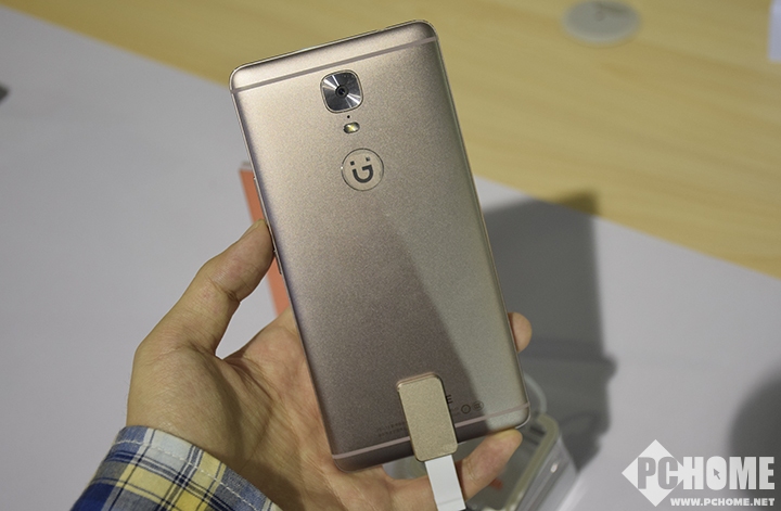 金立亮相2016信息通信展會 獲高度贊揚(yáng)