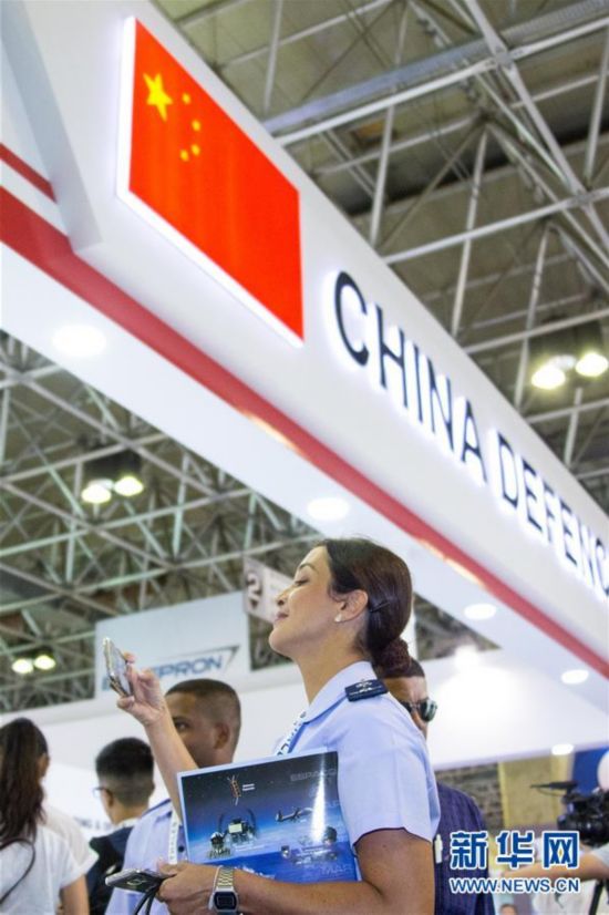 “中國防務(wù)”集結(jié)亮相巴西防務(wù)展(圖3) “中國防務(wù)”集結(jié)亮相巴西防務(wù)展(圖3)